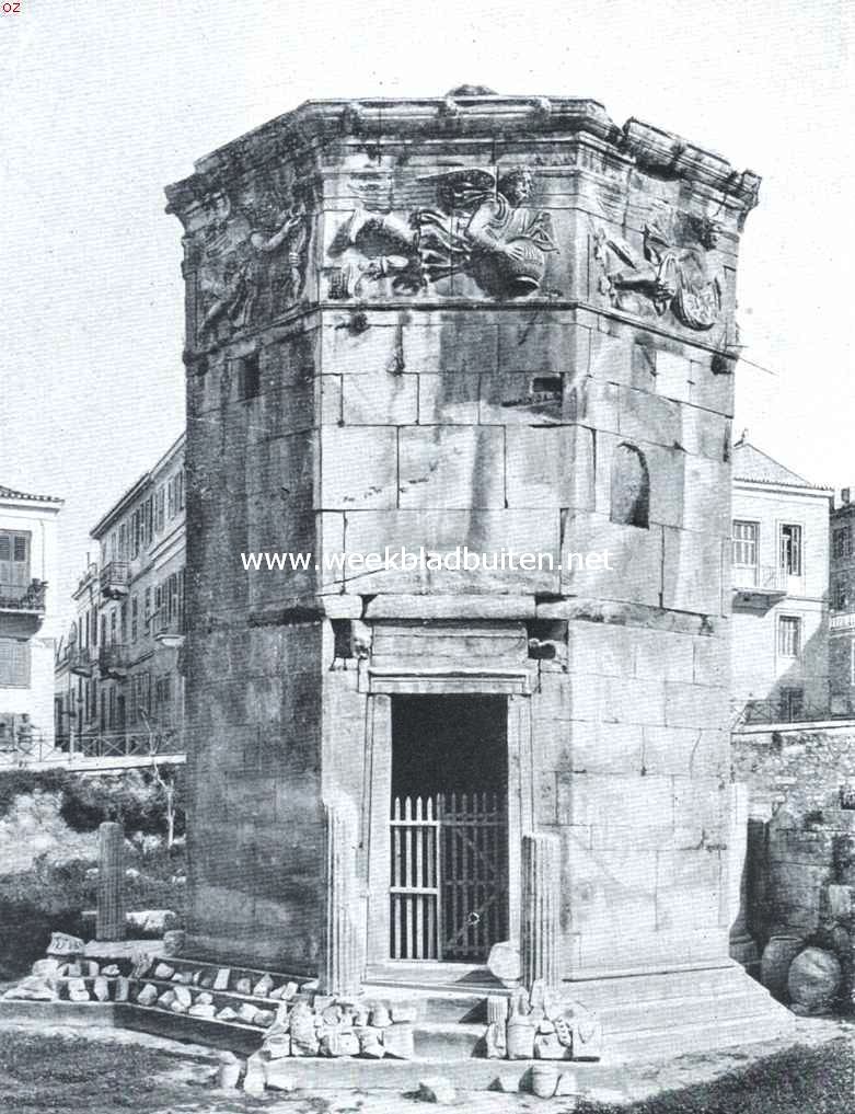 Van oud-en nieuw-Athene. De toren der Winden, ook wel Horologion van Adronikos geheeten, een achtkantig bouwwerk uit de eerste eeuw v. Chr., dat eens een wateruurwerk bevatte. De reliefs stellen de verschillende winden voor