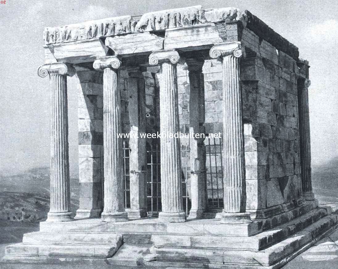 Van oud-en nieuw-Athene. De kleine Ionische tempel, die aan Nike, de godin der overwinning gewijd was. Van hier geniet men een heerlijk uitzicht over de Baai van Phaleron en de Blauwe Saronische Golf met de eilanden Salamis en Aegina