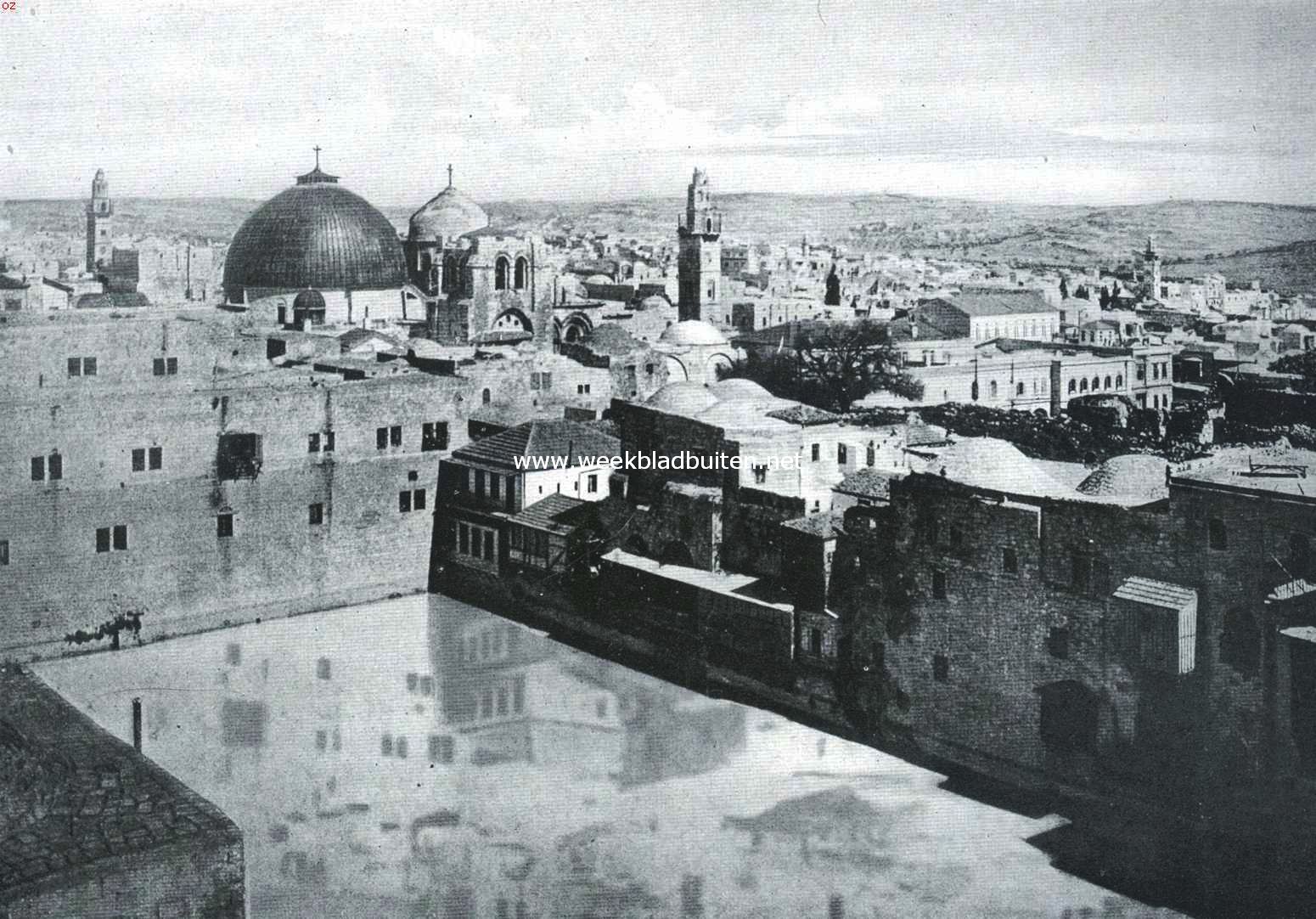 Jeruzalem. Gezicht op de binnenstad met den koepel van de Omar-moskee en den Hezekiah-vijver