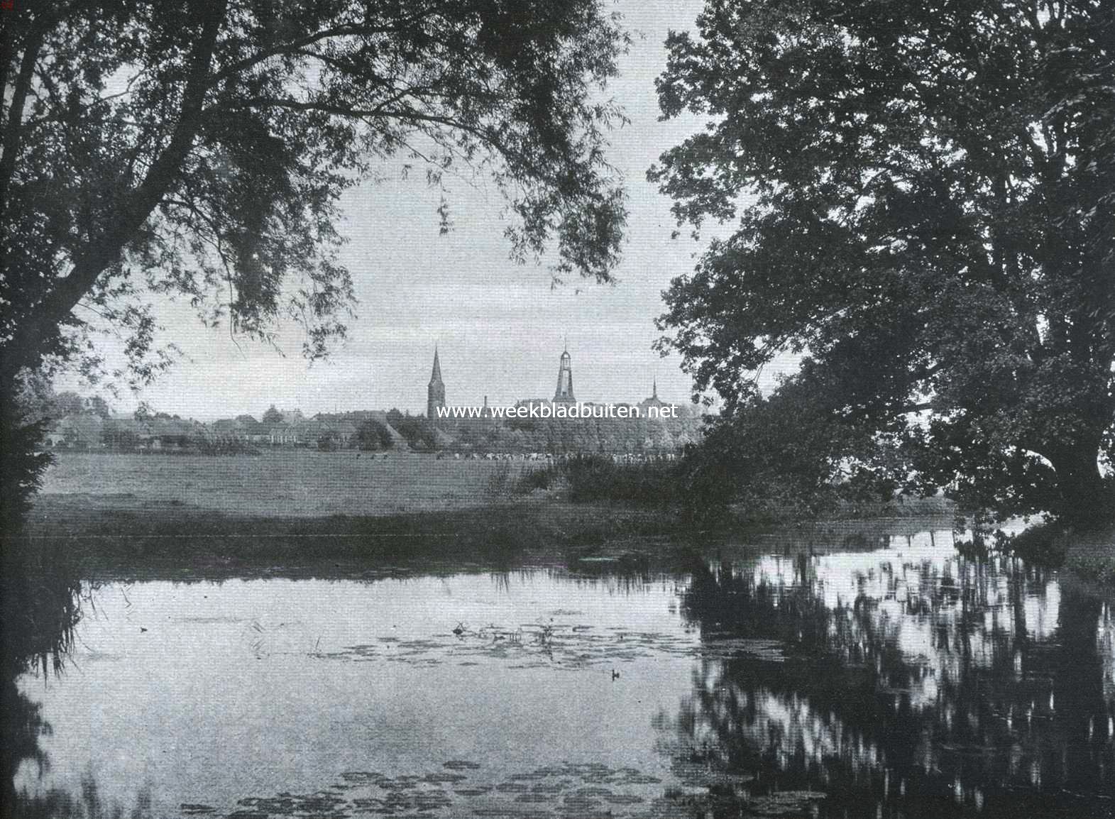 De Schuijlenburg. Gezicht uit het kasteel op het dorp Silvolde