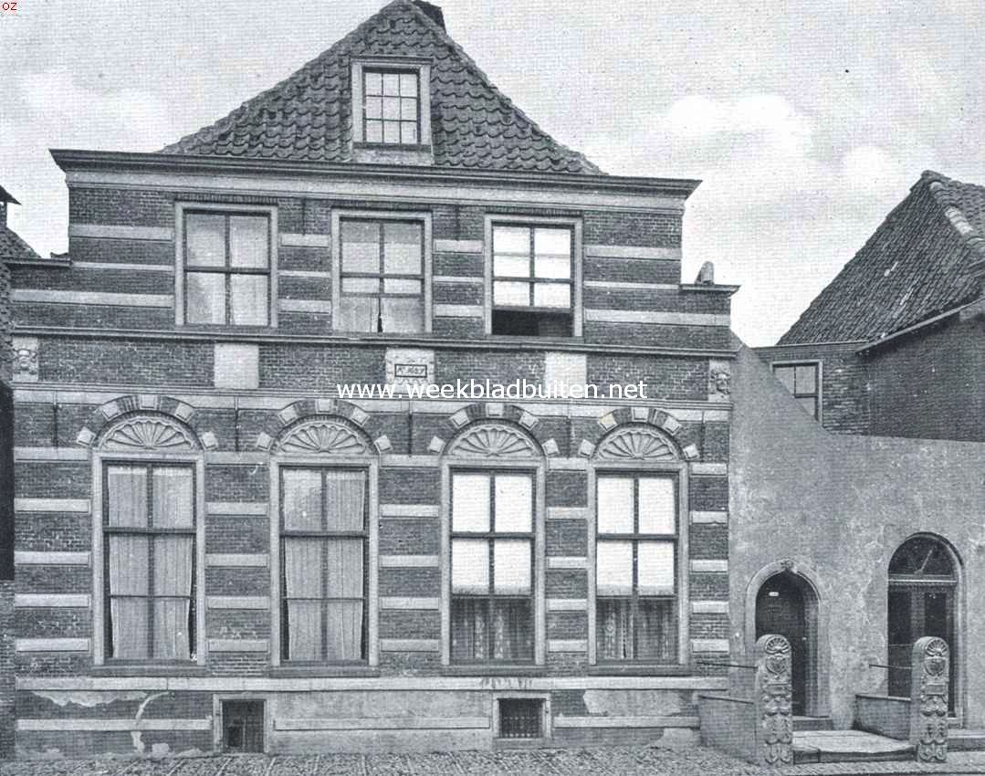Vollenhove. Gevel van de z.g.n. Fransche School