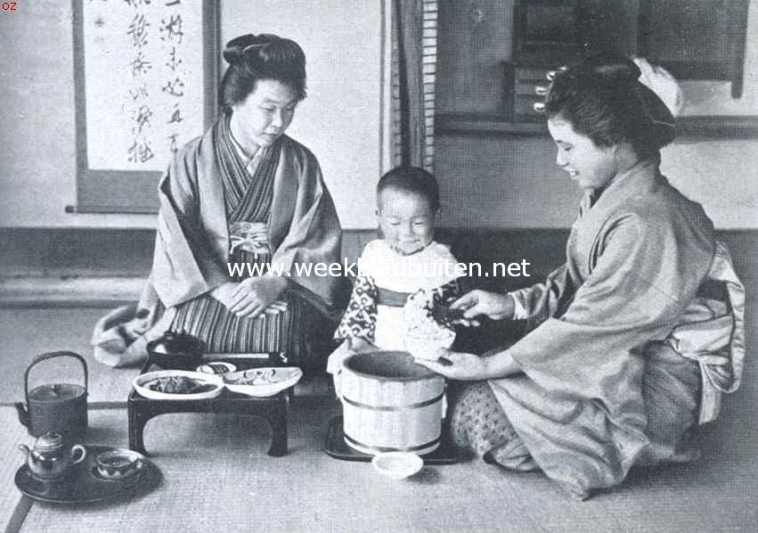 Japan. Maaltijd thuis. Uit:  Japan, Indrukken van Land en Volk, door H.H. van Kol