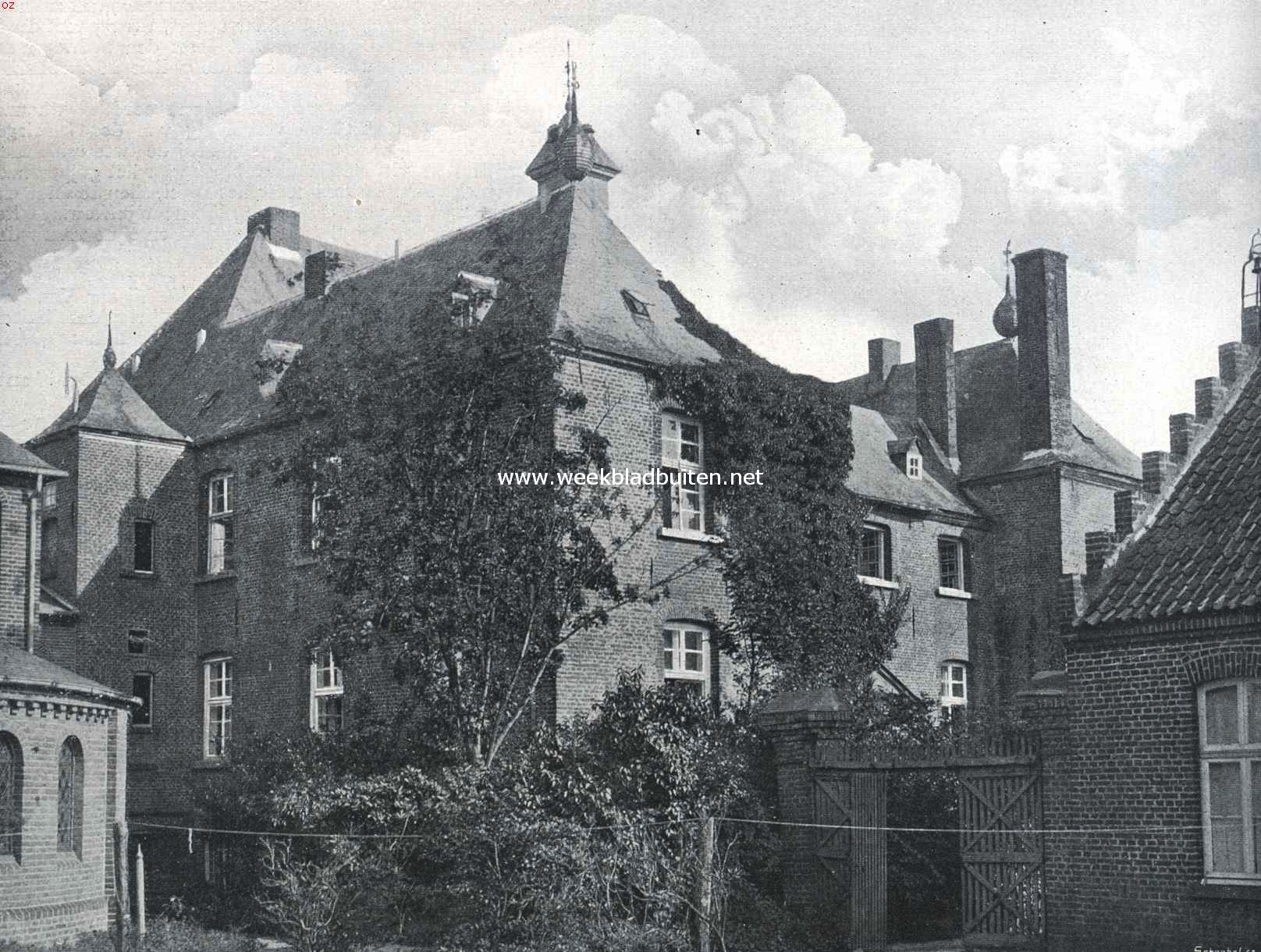 Het kasteel Bleyenbeeck bij Afferden (Limburg) van het Westen gezien. Dit kasteel, korten tijd geleden met de bijbehoorende gronden in eigendom overgegaan aan den heer Prins te Rotterdam, is thans van belangrijke Limburgsche kasteelen ten Noorden van Venlo het eenige, dat particulier Nederlandsch bezit is. De vier andere, te Arcen, Well, Horst en Heyen zijn nog in handen van Duitschers, terwijl dat te Blitterswijck tot nonnenklooster is ingericht