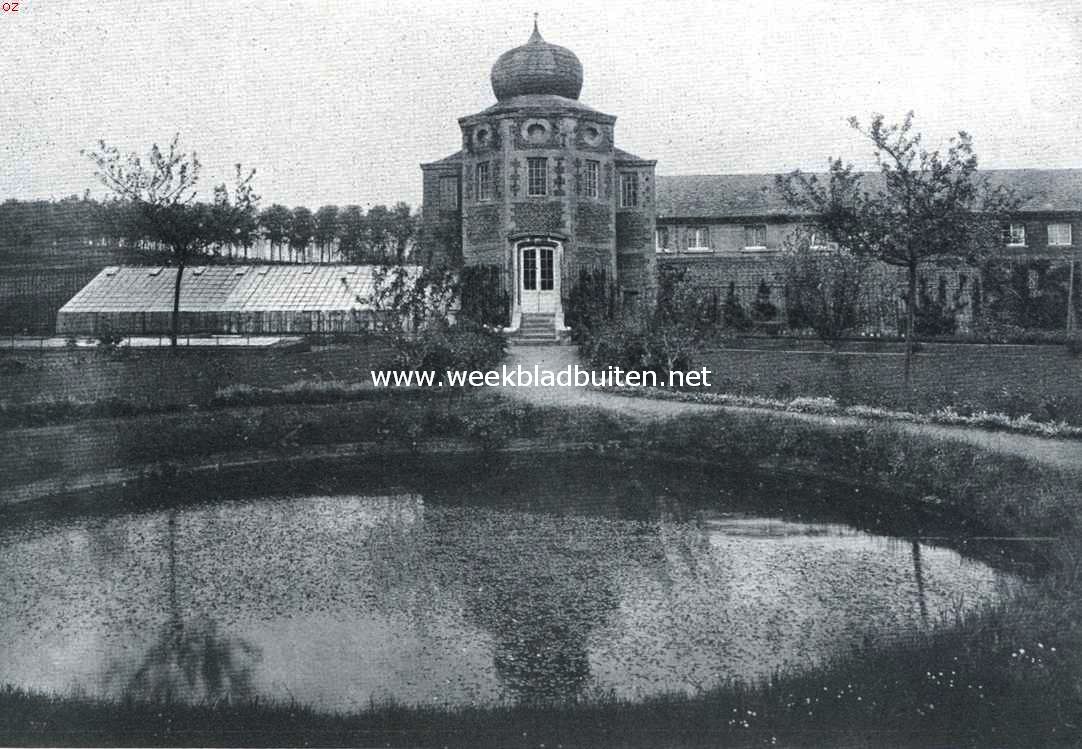 Het kasteel Nieuwburg te Gulpen. Broeikassen en tuinhuis