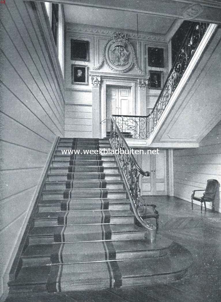 Het kasteel Nieuwburg te Gulpen. Trappenhuis met wapen der familie de Marchand et d'Ansembourg