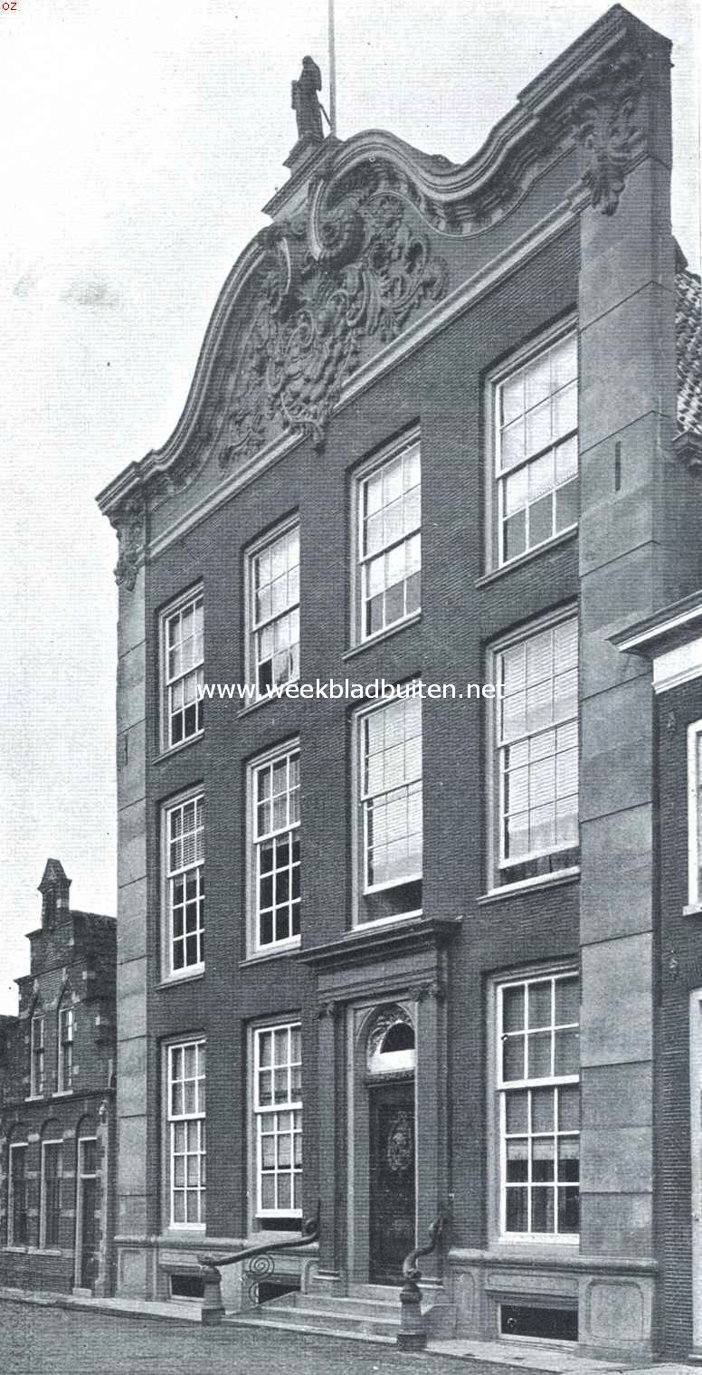 Monnikendam. Het heerenhuis aan het Noordeinde, dat als stadhuis wordt gebruikt