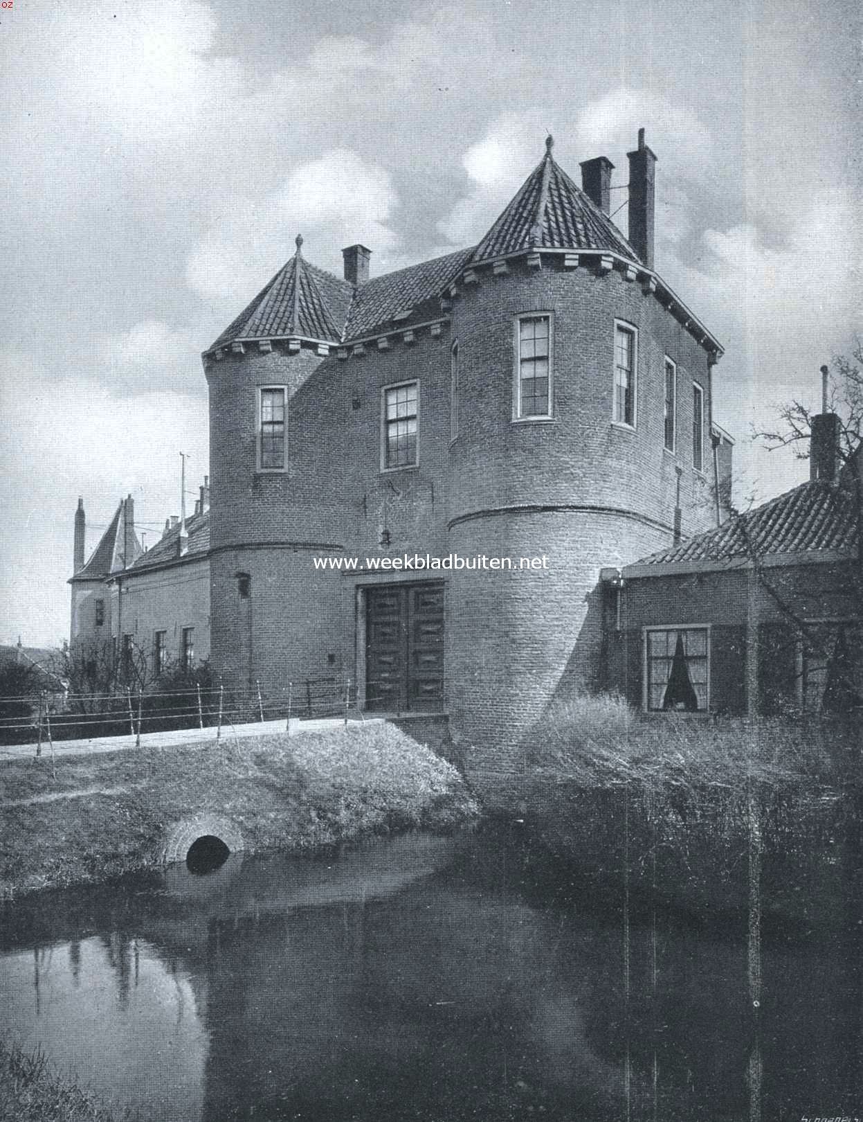 De steenen kogels van Montfoort. Wat over is van het kasteel: de voorpoort, thans de ingang van de tuchtschool voor meisjes