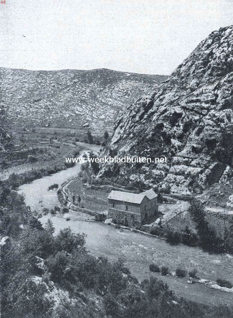 Wandelingen in Palestina. Begin van de Jordaan bij Nahr-el-Kelbin in het Libanon-gebergte