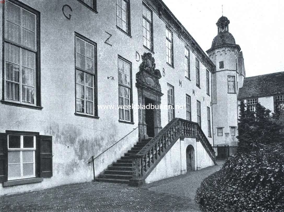 Het Huis Bergh. Voorgevel van het hoofdgebouw met den kleinen toren