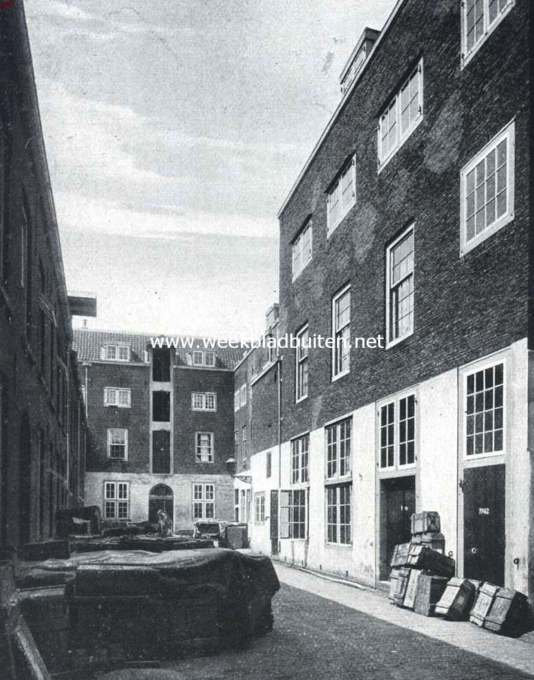 Oude pakhuizen achter het Oost-Indisch Huis te Delft