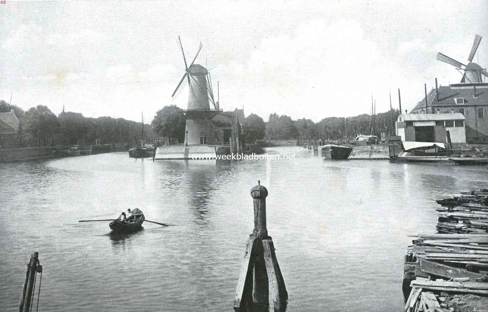 De gebouwen der O.-I. Compagnie. De haven van Delfshaven in den tegenwoordigen tijd