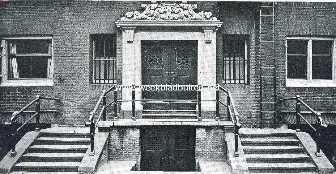 Het Oost-Indische Huis te Rotterdam. Ingang aan de achterzijde