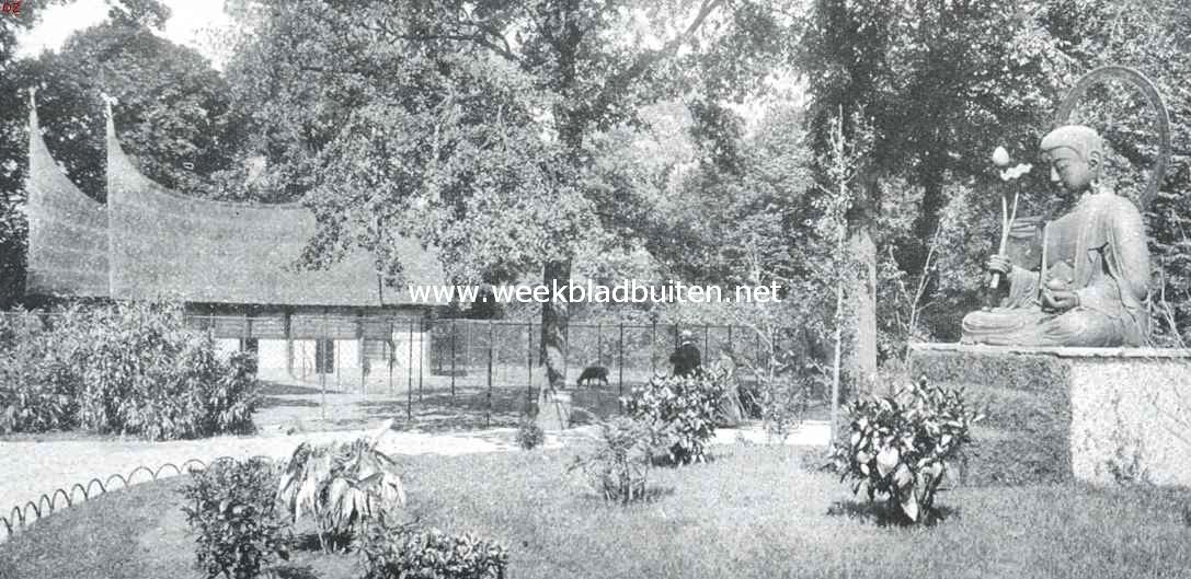 De Bodhisattwa Kshitigarbha met zijn omgeving in 