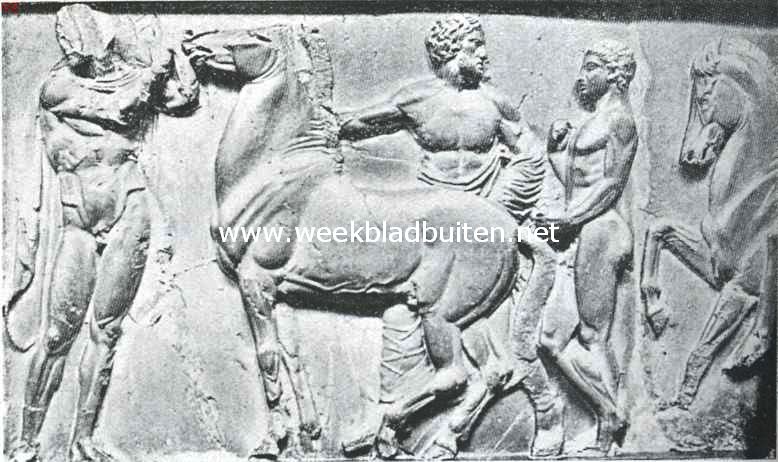 Fragment van het relief van het fries van het Parthenon te Athene