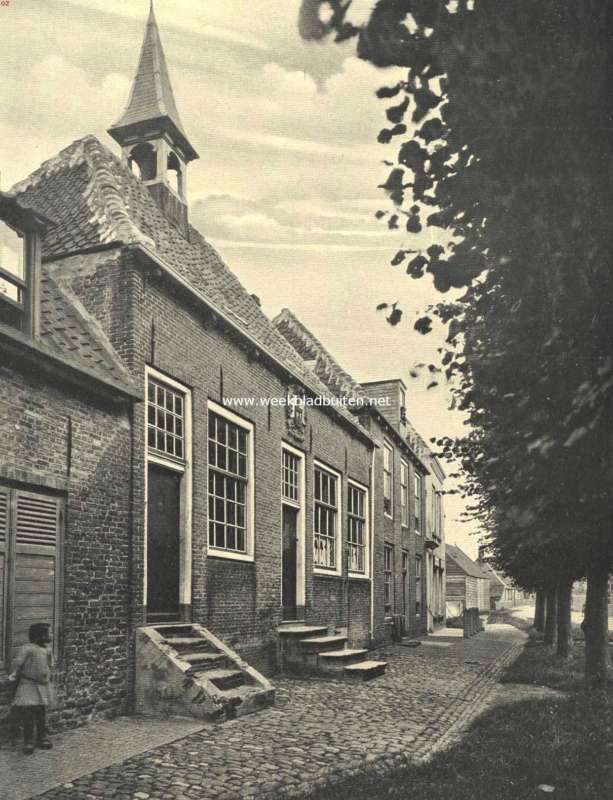 Aan het uiterste puntje van ons land. Het voormalige Raadhuisje te Sint Anna te Muiden