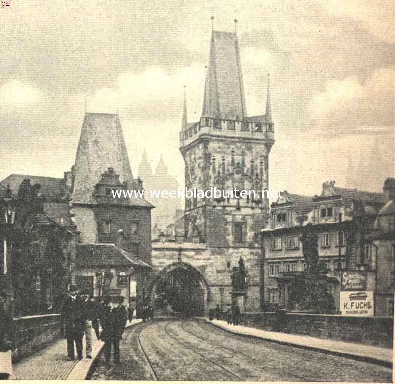 Praag. Torens bij de Karelsbrug te Praag