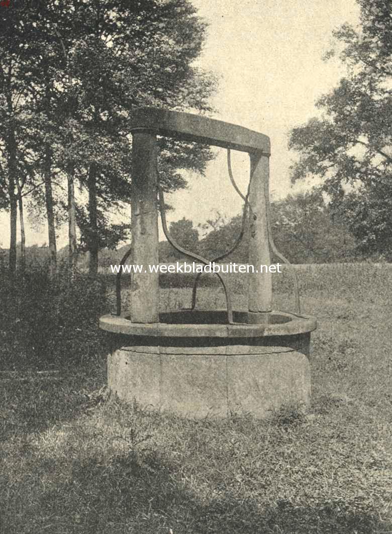 Het Nederl. Openlucht Museum. Oude zandsteenen waterput te Breklenkamp bij Ootmarsum