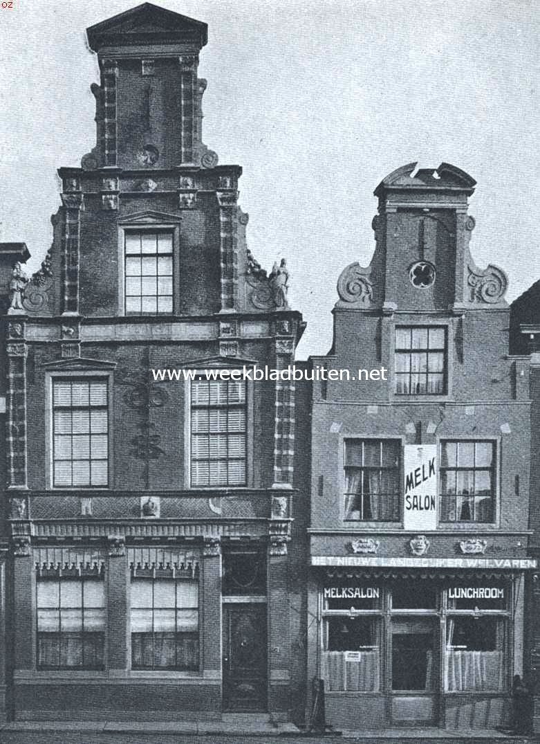 Alkmaar. Oude huizen aan de Steenen Brug tegenover de Langestraat. Links het z.g.n. huis 