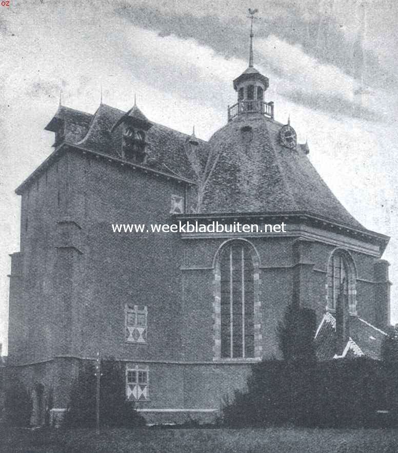 De Koepelkerk te Willemstad met den merkwaardigen uitbouw