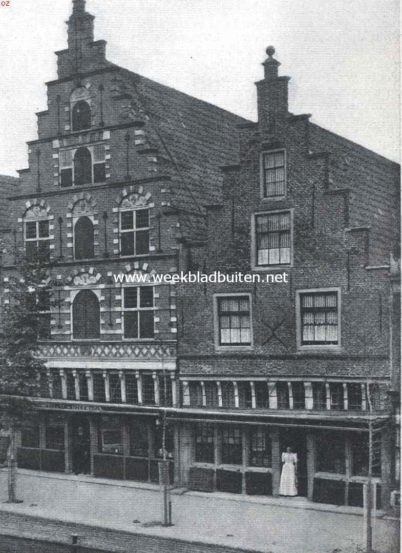 Alkmaar. Huizen aan het Luttik-Oudorp. Links het huis 