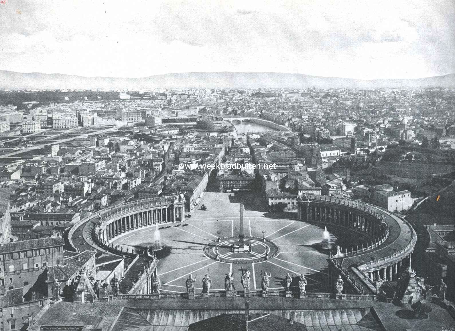 Pleinen en monumenten van Rome. Het St. Pietersplein met panorama van Rome, gezien van den St. Pieterskoepel