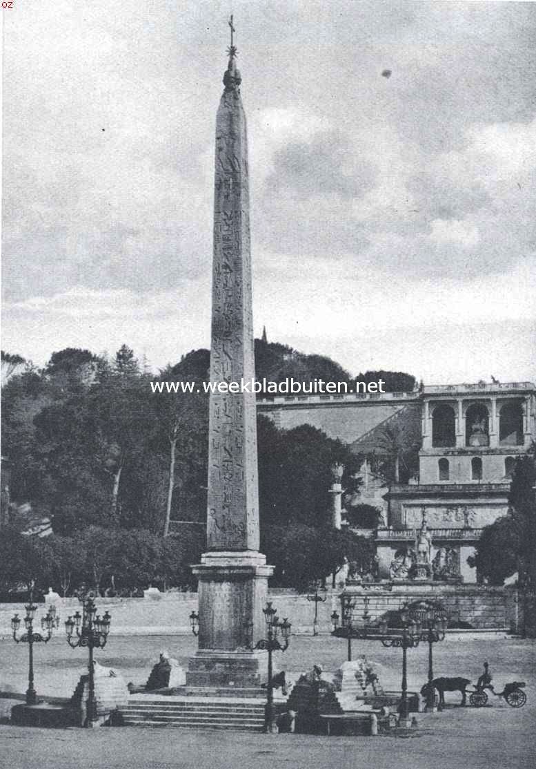Pleinen en monumenten van Rome. Piazza del Popolo te Rome. Op den achtergrond het Pincio-terras