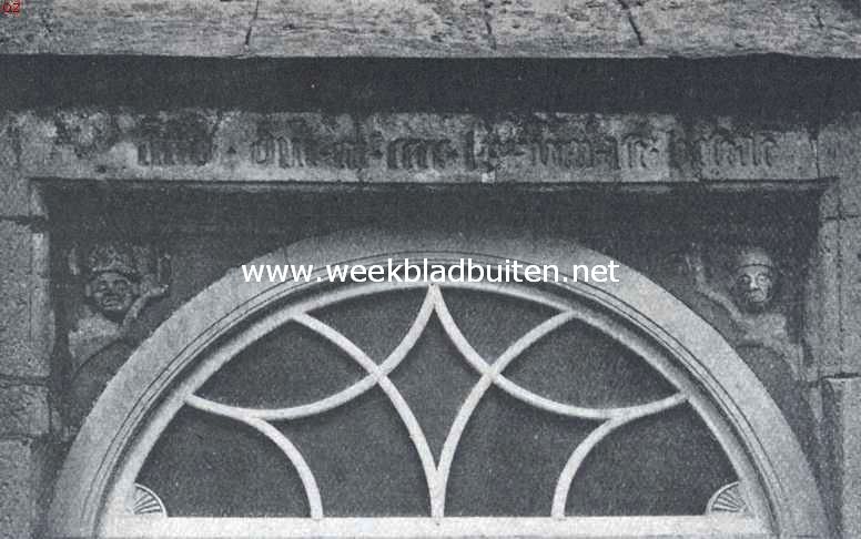 Lochem en Barchem. Een zeer oud stukje boven den toren-ingang der St. Gudula-kerk te Lochem