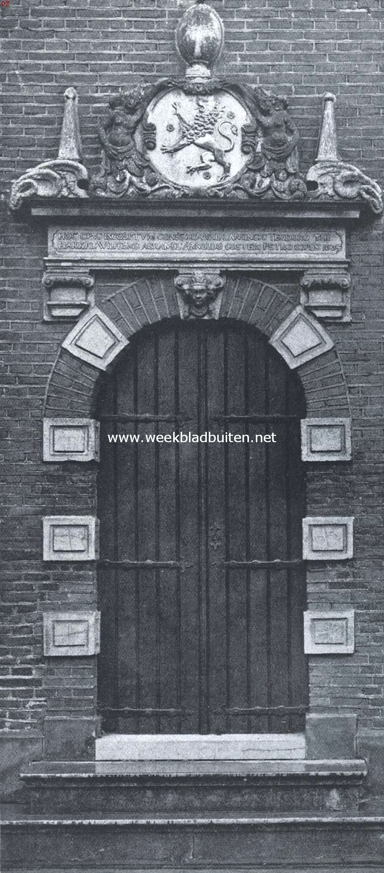 Lochem en Barchem. Poortje (marktzijde) van het Raadhuis te Lochem
