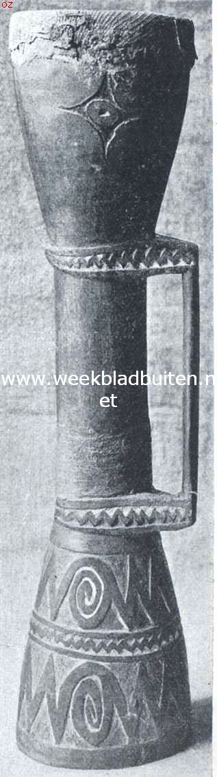 Indische speeltuigen. 30. Trom, Merauke