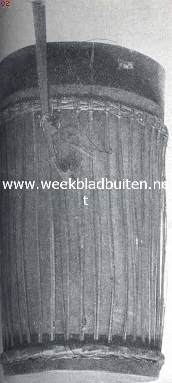 Indische speeltuigen. 33. Trom, W. afd. Borneo