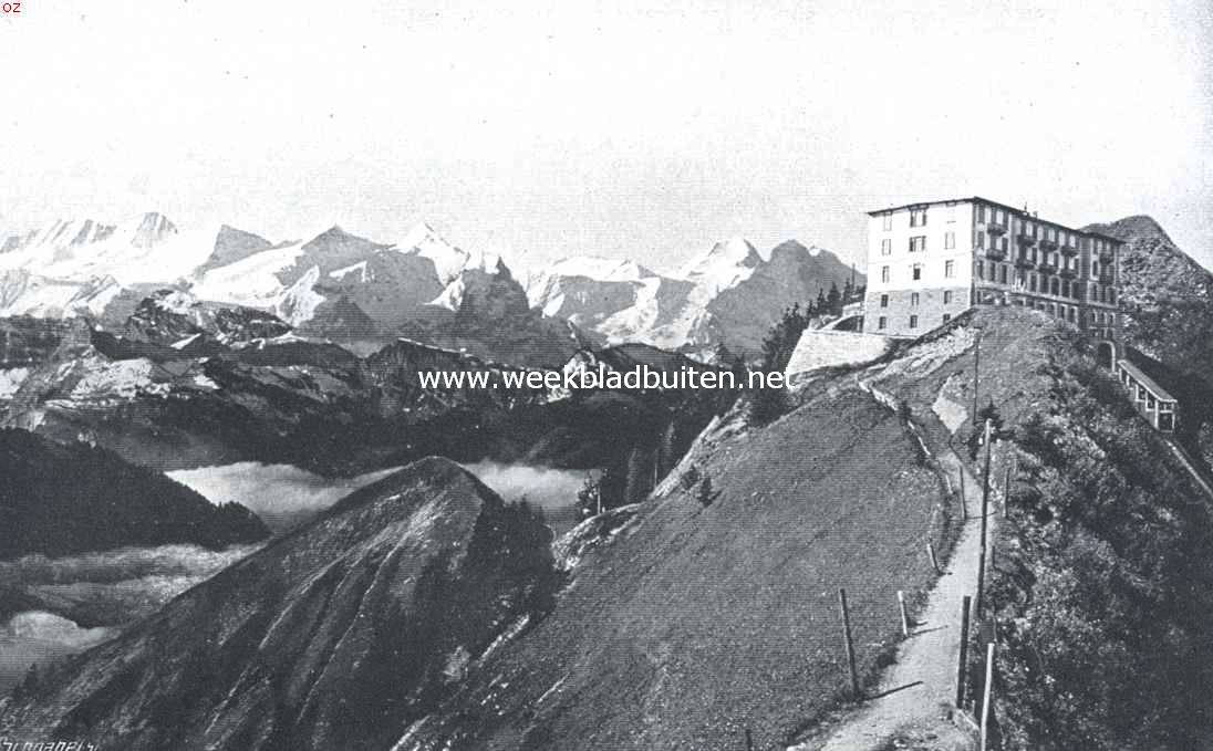 Het Vierwaldsttter-meer. Stanserhorn met hotel. Links de sneeuwbergen van het Berner-Oberland