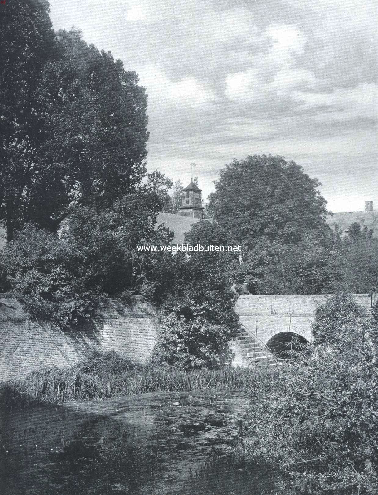 Het kasteel Borne, Grachthoekje bij de voorgebouwen