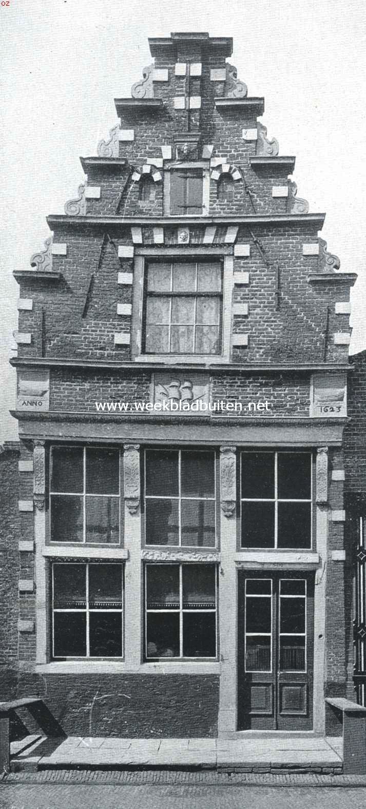 Gevel van een huis aan de Breedstraat te Enkhuizen (Wijk 3 No. 179), aangekocht door de vereen. 
