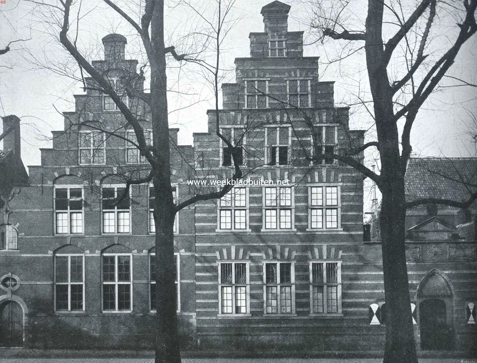 Het Heilige Geest- of Arme Wees- en Kinderhuis te Leiden. Zuidelijke front aan de Hooglandsche Kerkgracht