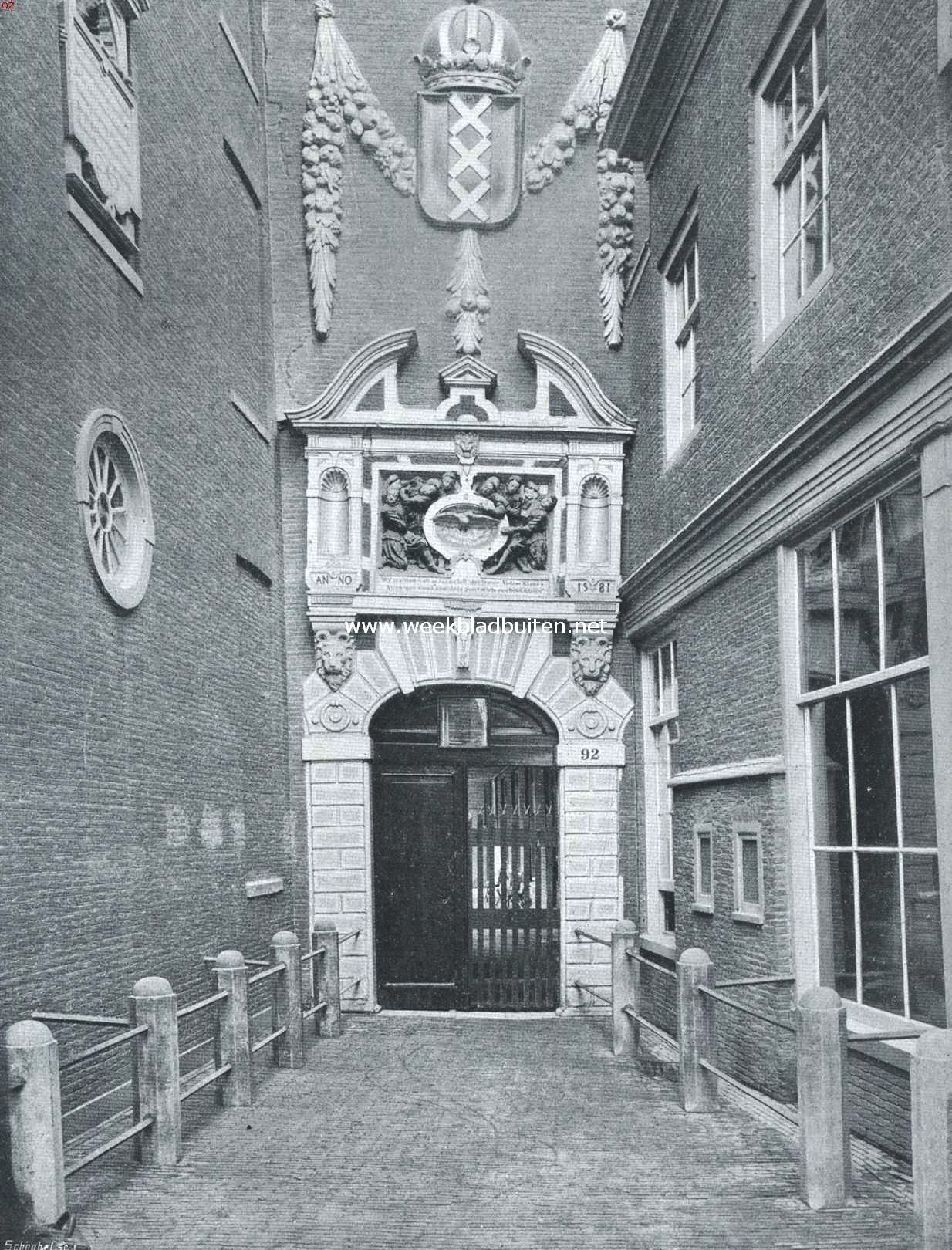 Duyfje. De poort van het Amsterdamsche Burgerweeshuis aan de Kalverstaat