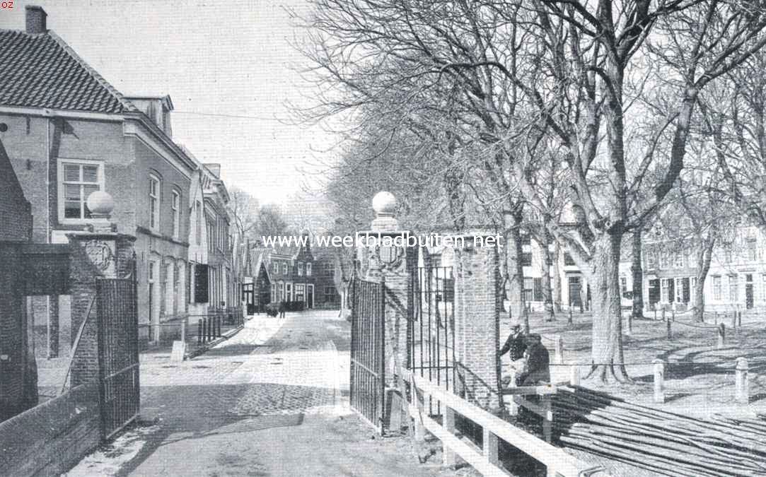 Heenvliet en de rune Ravestein. Gezicht op het marktplein van Heenvliet