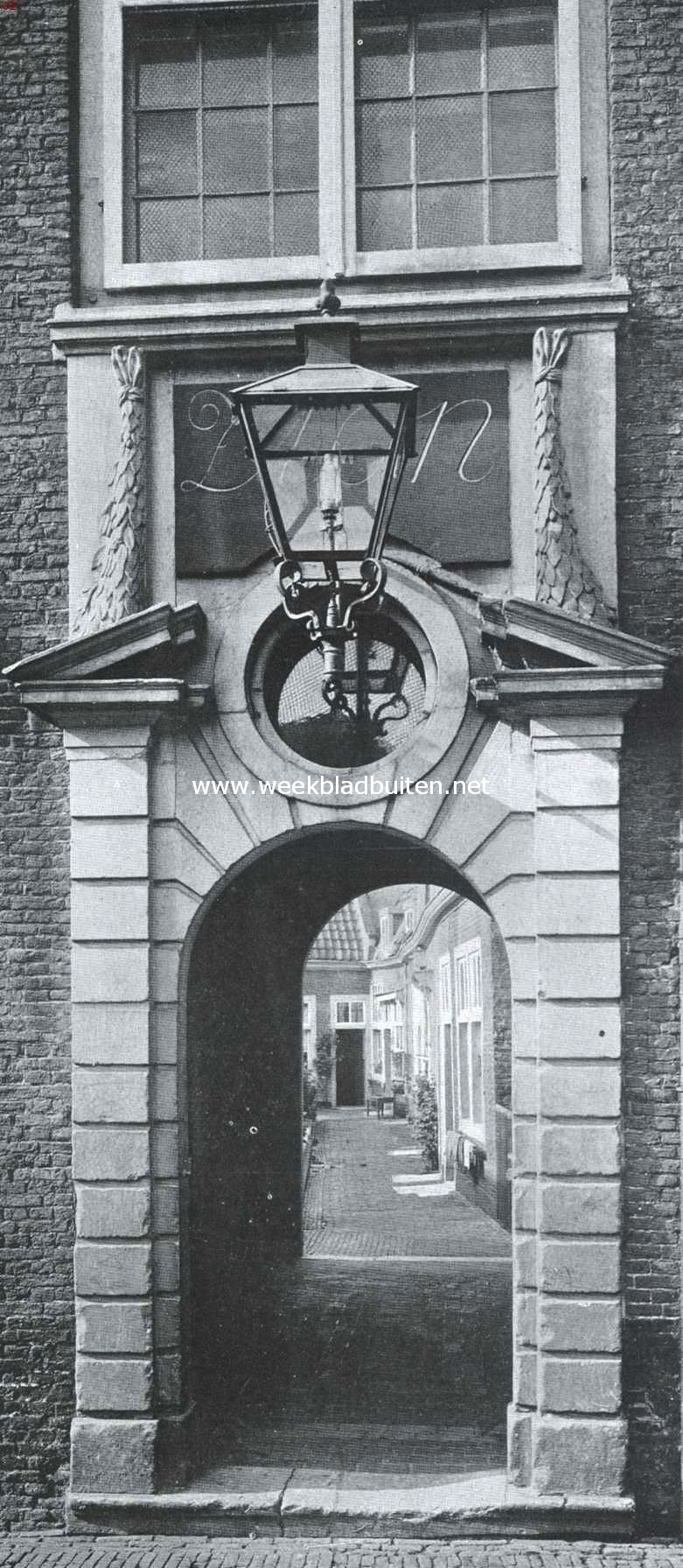 Leidsche Hofjes. Het poortje van het Zion-hofje