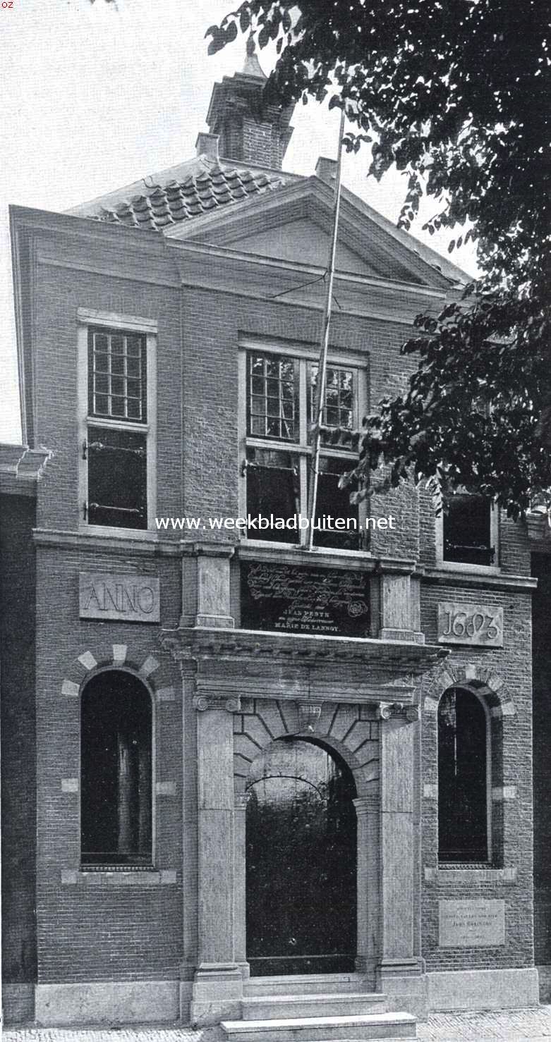 Leidsche Hofjes. Poorthuis van het Jean Pesijn-hofje
