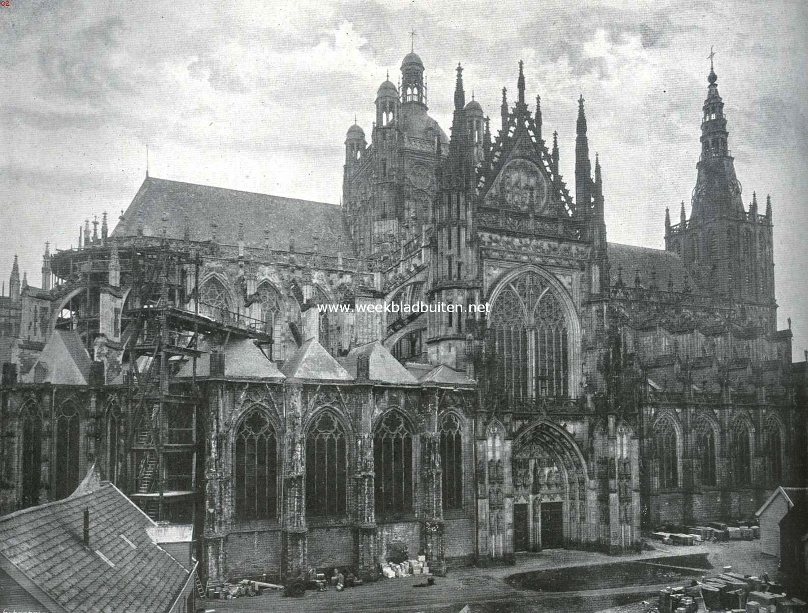De St. Jans Kathedraal te 's Hertogenbosch. Gezien van het noordoosten