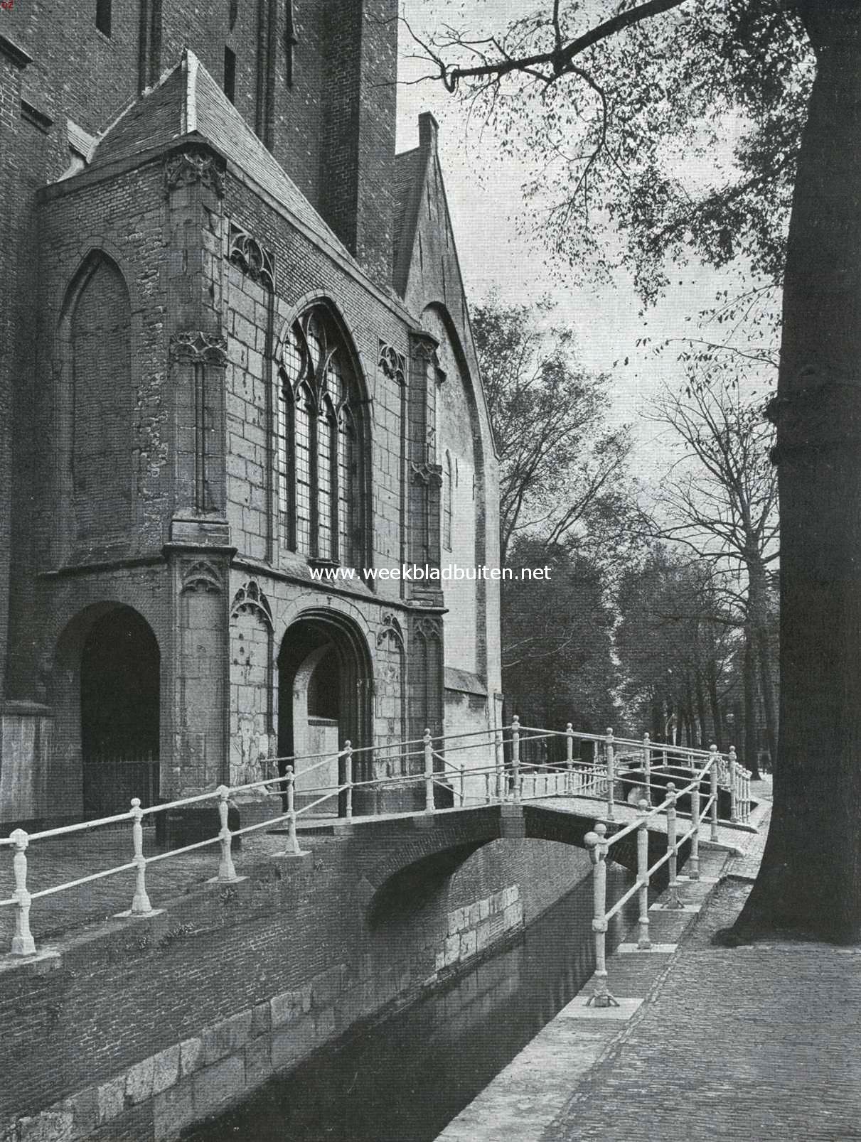 De grachten van Delft. De Oude Delft bij de Oude Kerk