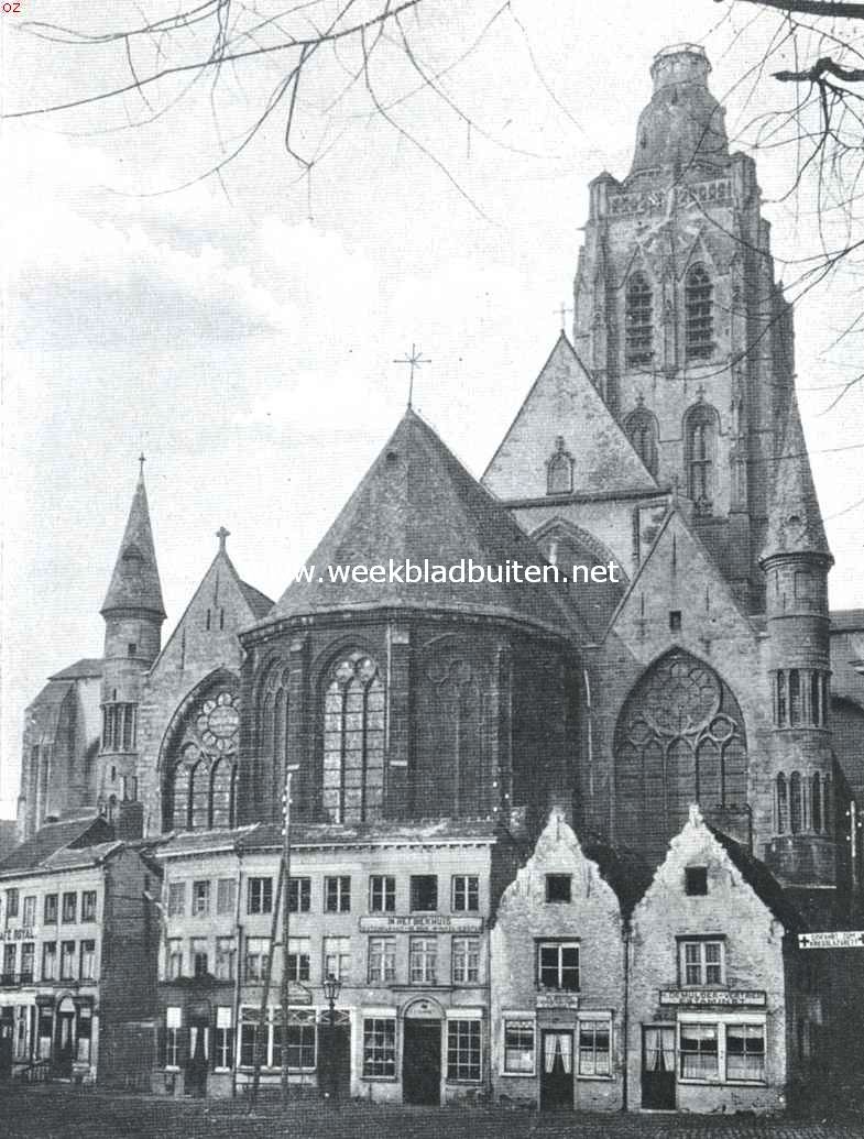 Oudenaarde. De St. Walburgakerk, koorzijde, te Oudenaarde