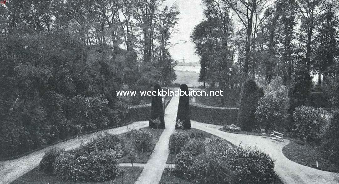 Het kasteel Nederhemert. Gezicht van het bordes af op de Maas