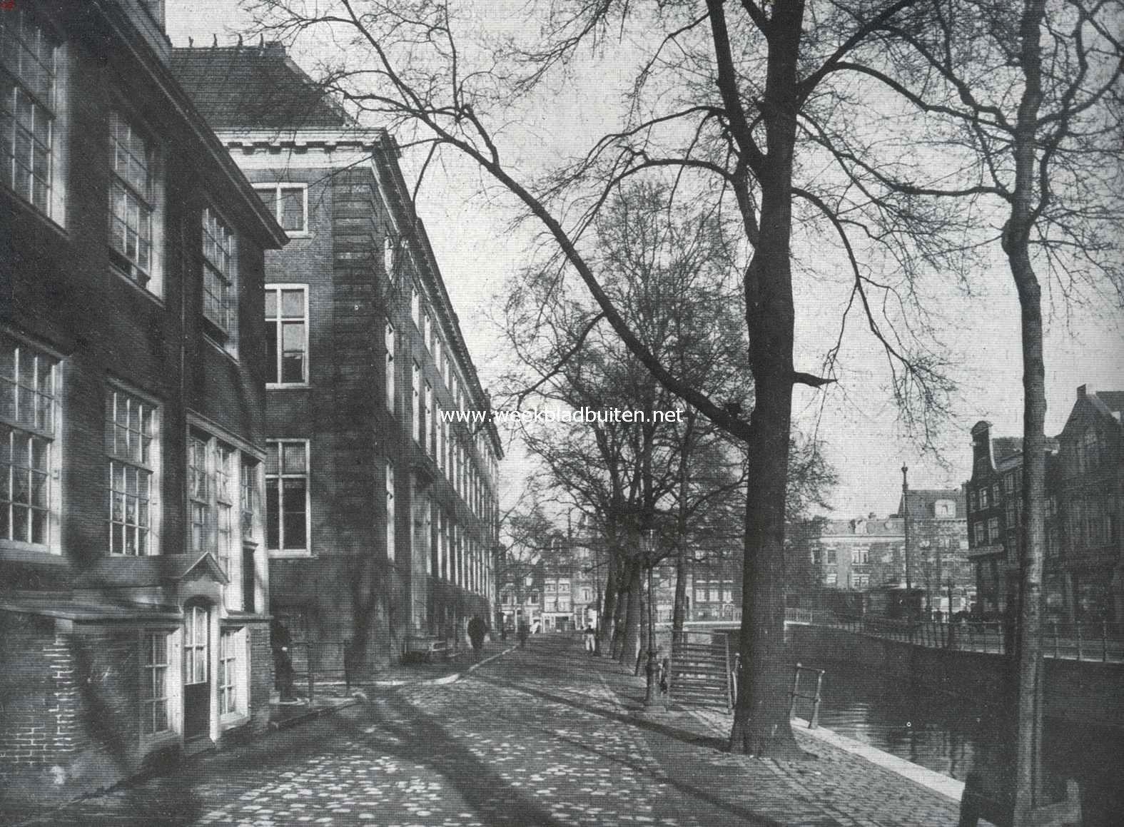 Het weeshuis van de Walen te Amsterdam. Vijzelgrachtzijde, naar de Prinsengracht gezien