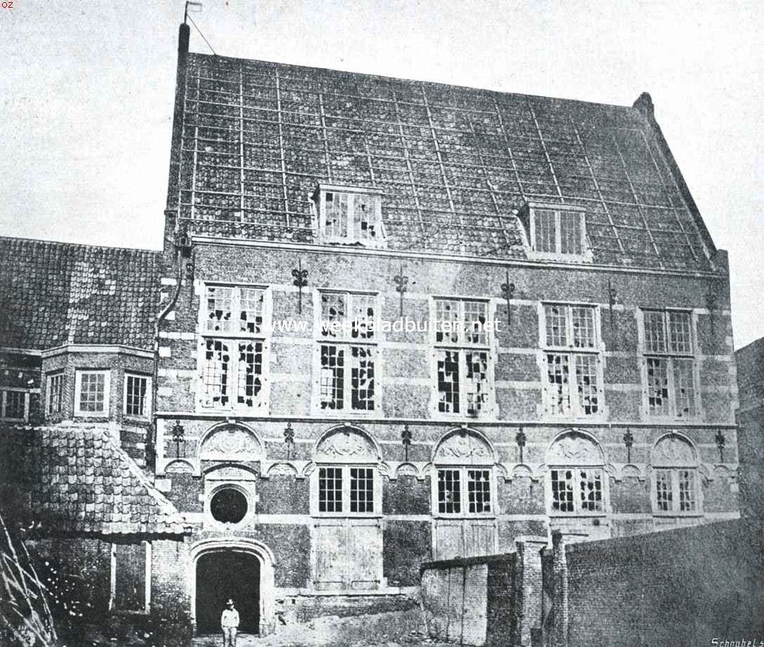 Dordrecht. Dordrecht's schande. De historische Kloveniersdoelen in de verwaarloosden toestand waarin het gebouw zich kort voor de slooping bevond