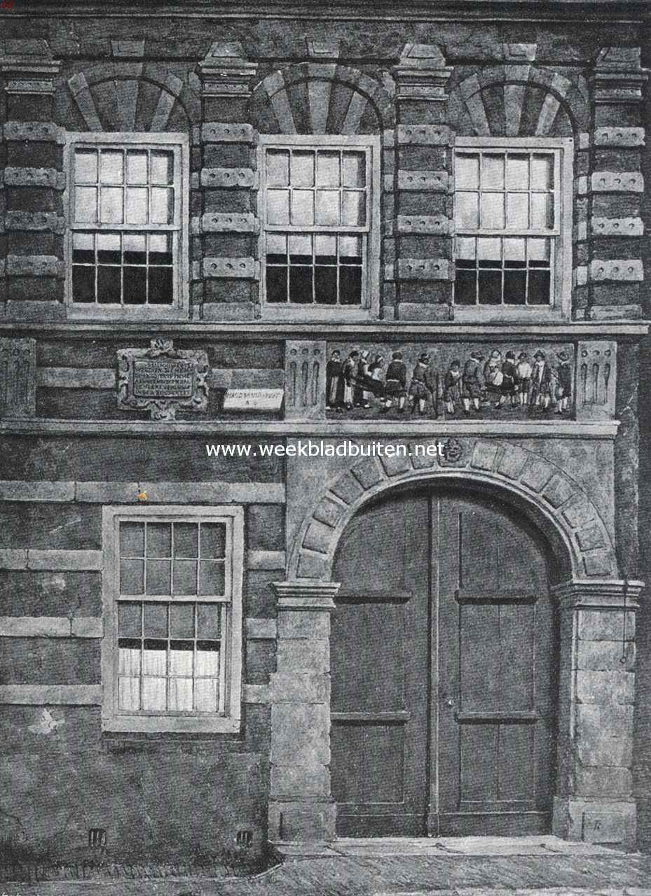 Dordrecht. Hoofdingang van het in 1877 afgebroken Sacraments-Gasthuis