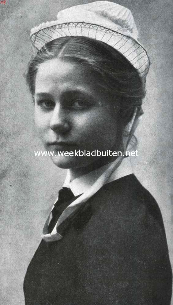 Iets over Amsterdamsche weezen. Ned. Herv. Diaconieweeshuis. Hedendaagsche Zondagsche kleeding 1