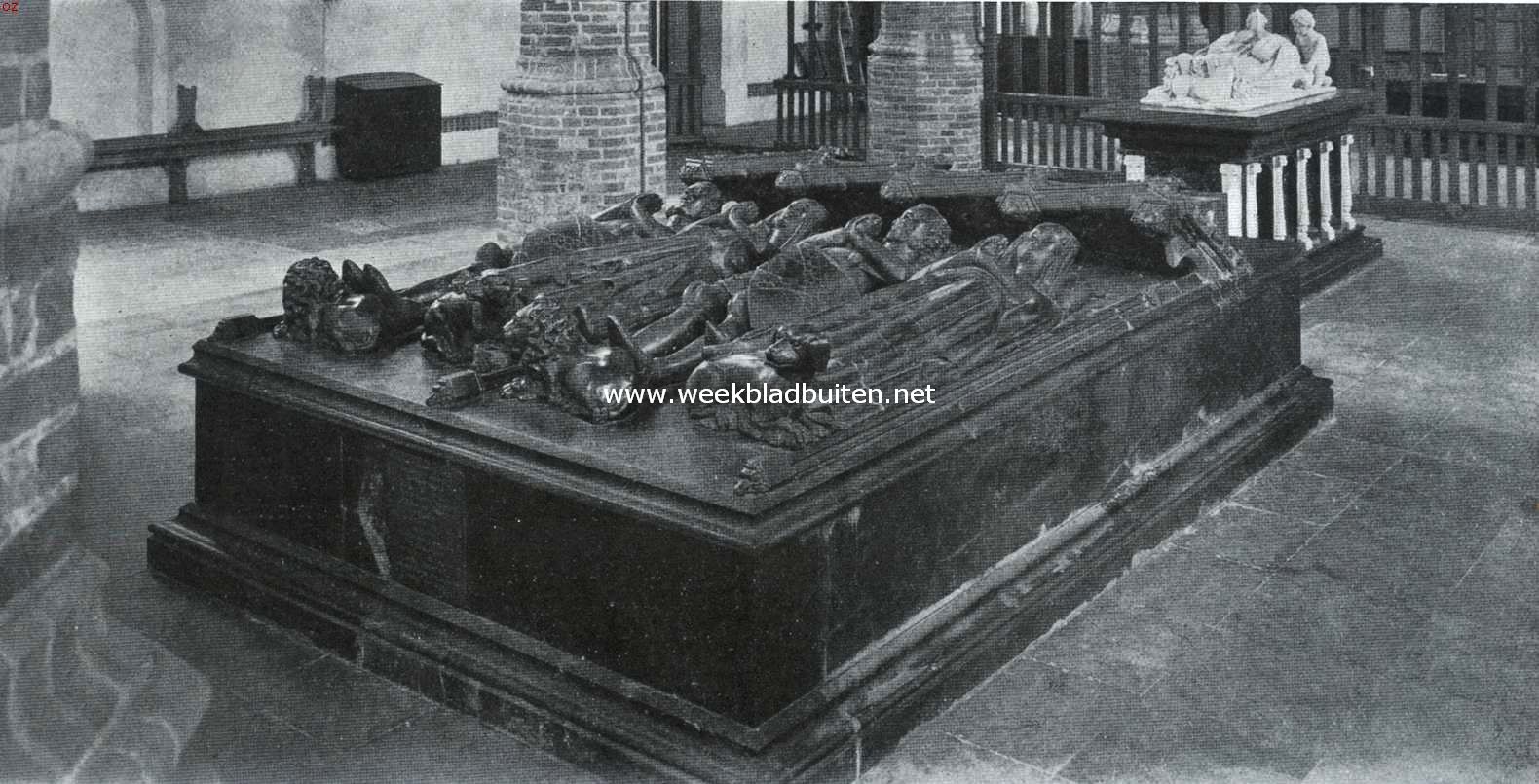 Ijselstein. Graftombe in de kerk te Ijselstein, van omstreeks 1390. Met de beeltenissen van Heer Gijsbrecht van Ijselstein, zijn gemalin Bertradis van Heukelom (rechts), daarnaast die van hun zoon en diens vrouwe