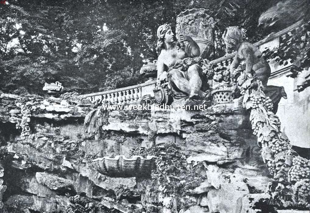 Dtail van een fontein in het park van Schnbrunn
