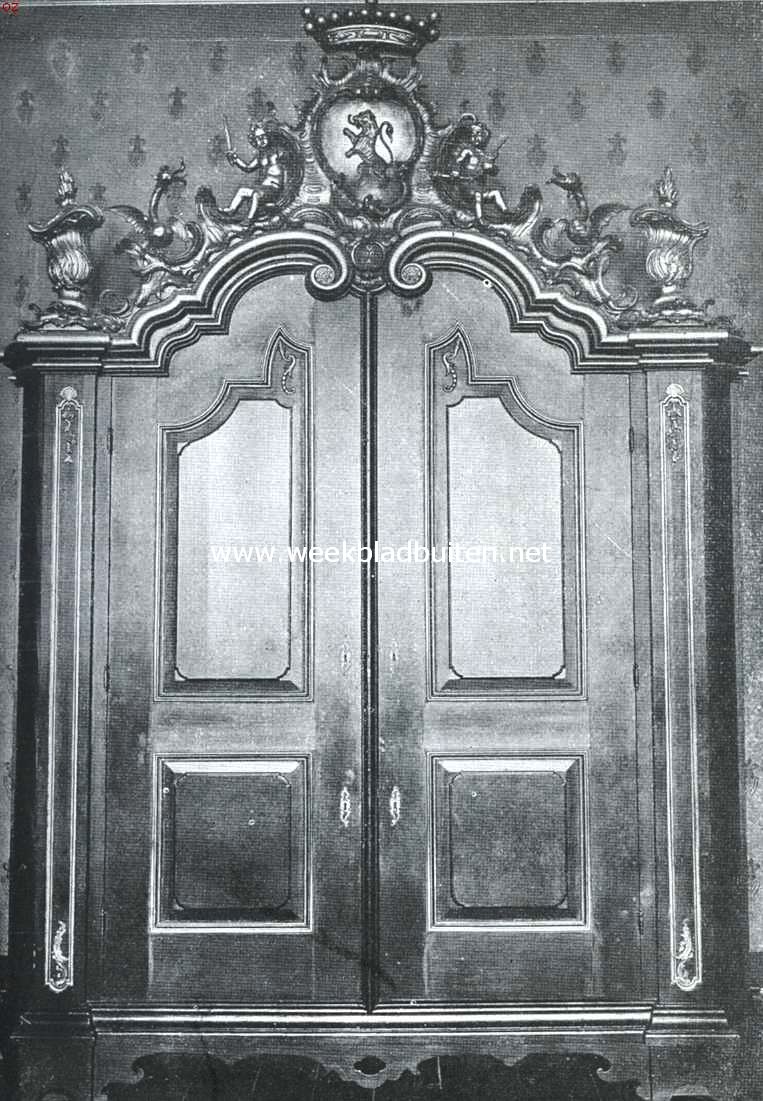 Kast (1761) in de raadzaal van het stadhuis te Vlaardingen