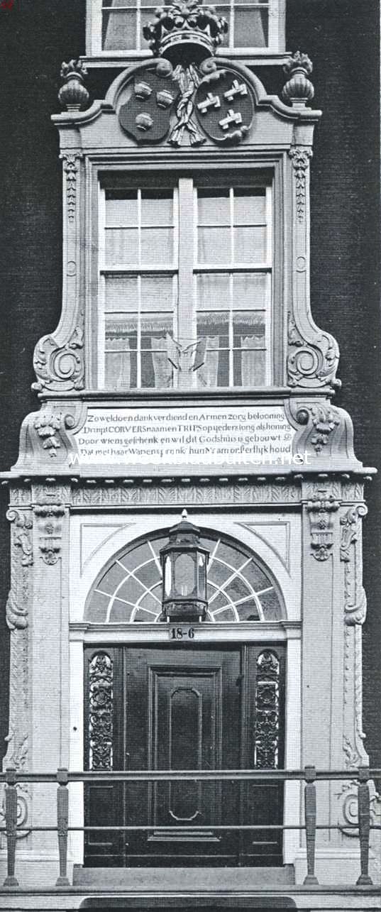 Omlijsting van den hoofdingang van het Corvershof